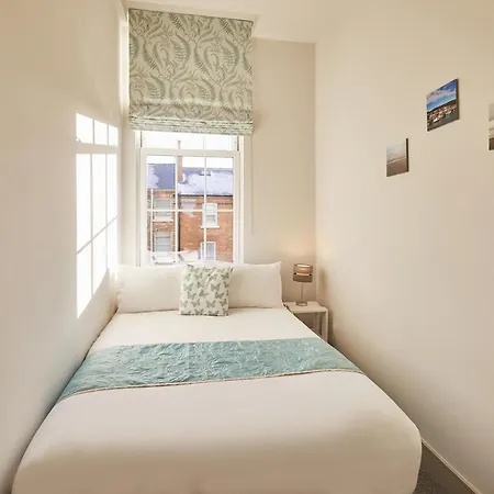 Apartment Host & - 2 Maritime