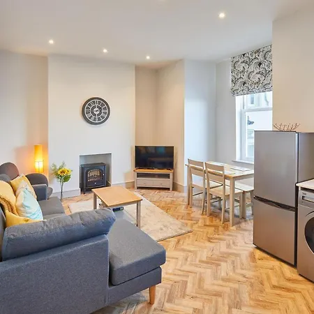 Host & - 2 Maritime Apartment *