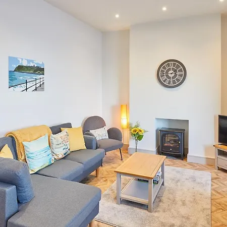 Host & - 2 Maritime *