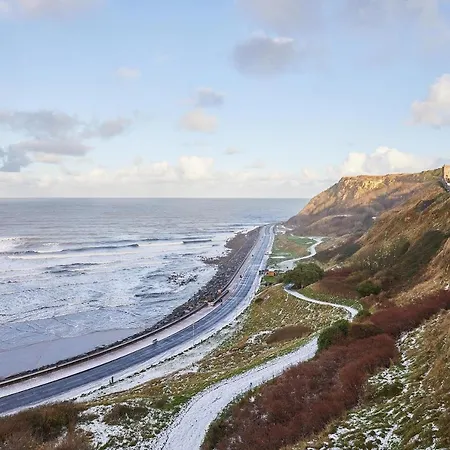 Host & - 2 Maritime Lägenhet