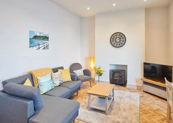 Host & - 2 Maritime *