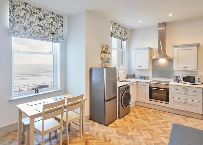 Host & - 2 Maritime Lägenhet